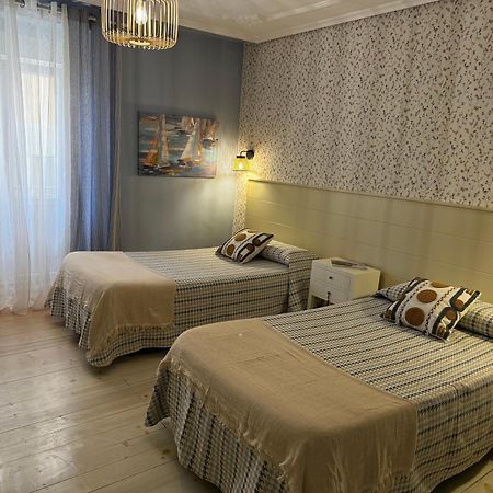 Hostal Boutique Puerta Del Sol Torrelavega Buitenkant foto