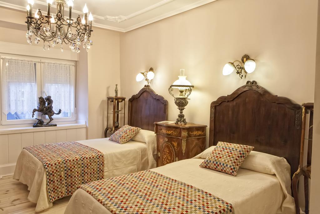 Hostal Boutique Puerta Del Sol Torrelavega Kamer foto