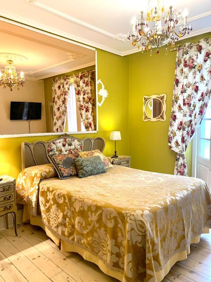 Hostal Boutique Puerta Del Sol Torrelavega Buitenkant foto