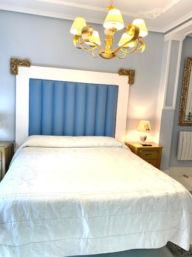 Hostal Boutique Puerta Del Sol Torrelavega Buitenkant foto
