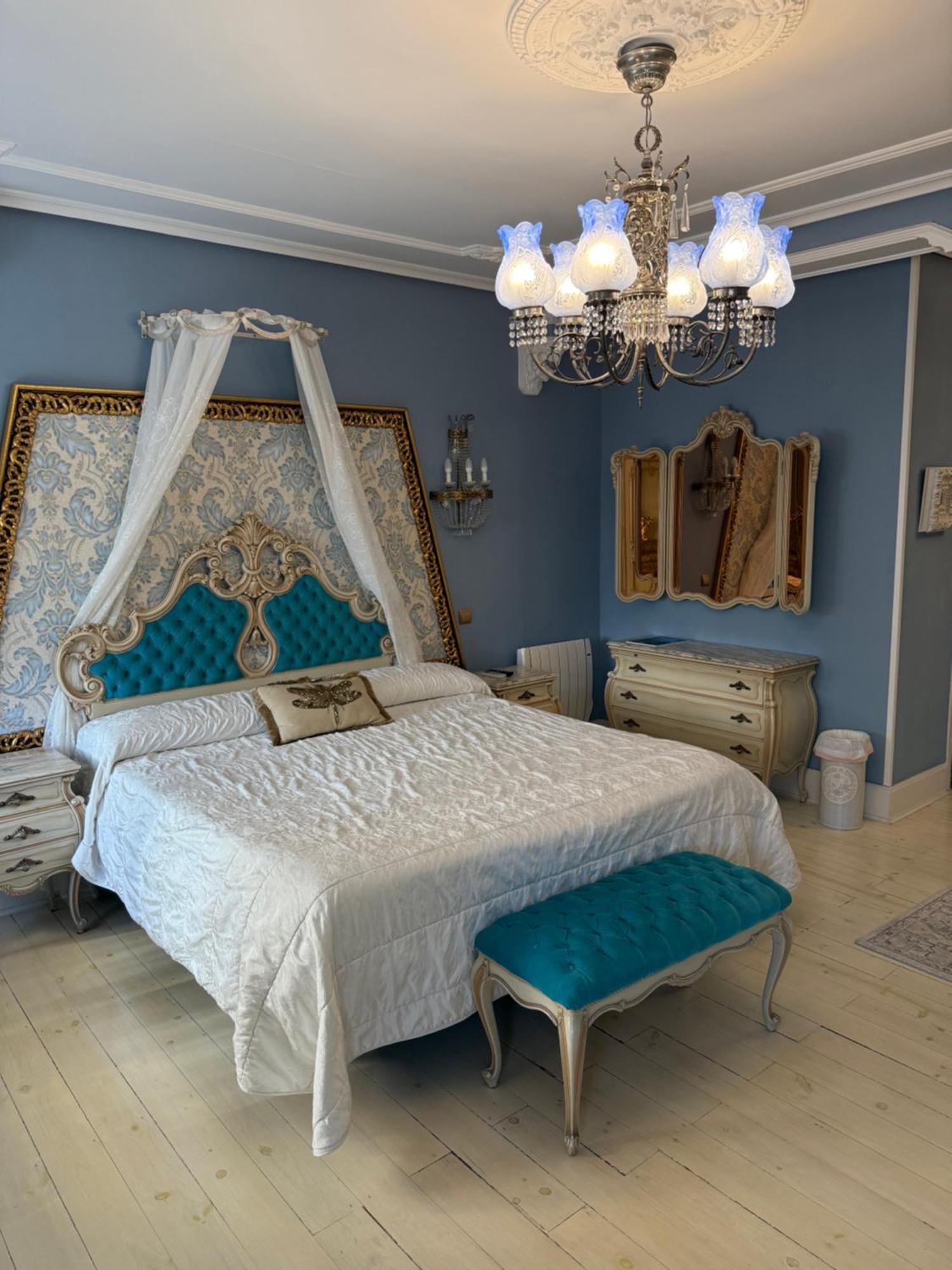 Hostal Boutique Puerta Del Sol Torrelavega Buitenkant foto