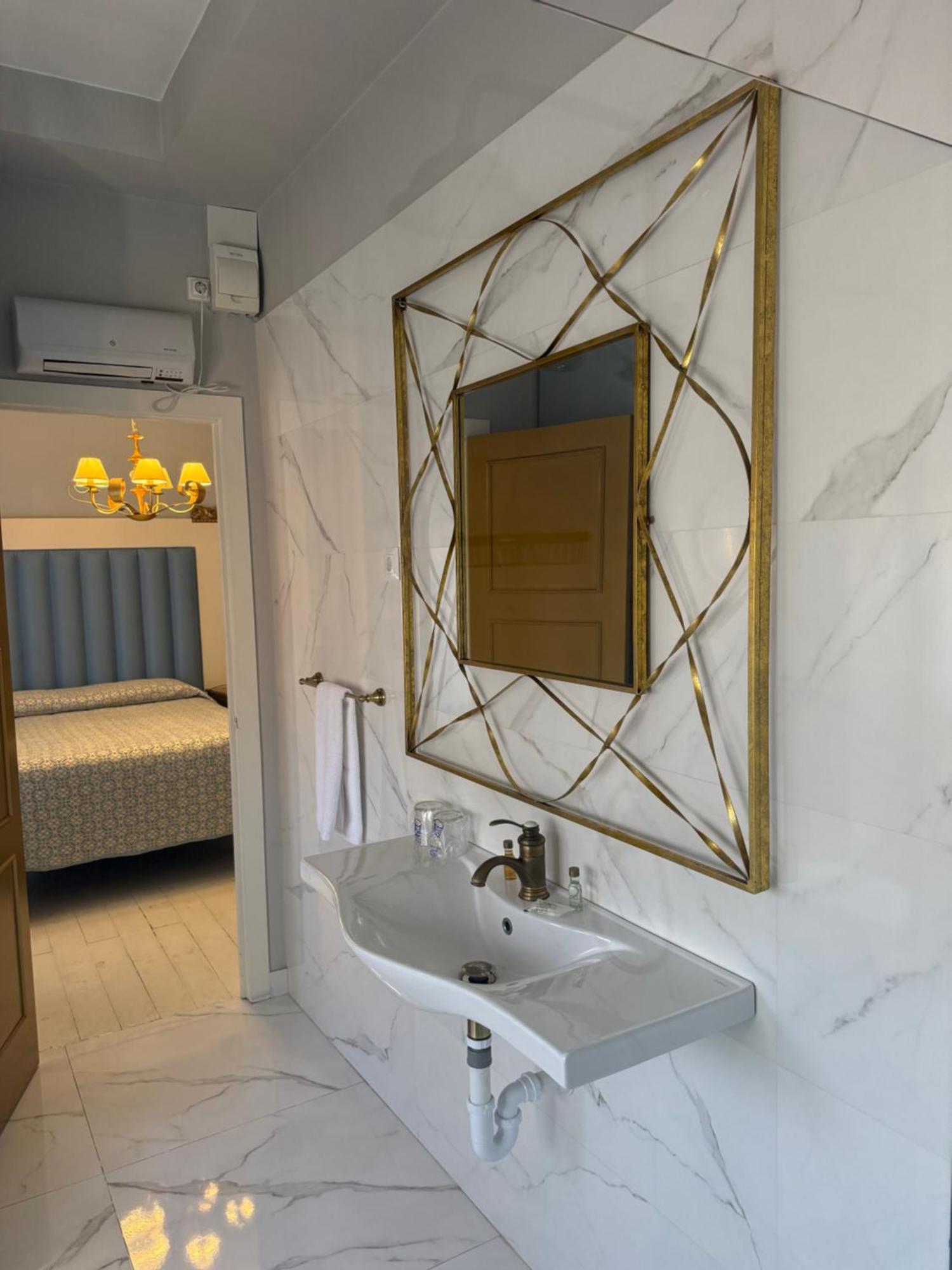 Hostal Boutique Puerta Del Sol Torrelavega Buitenkant foto