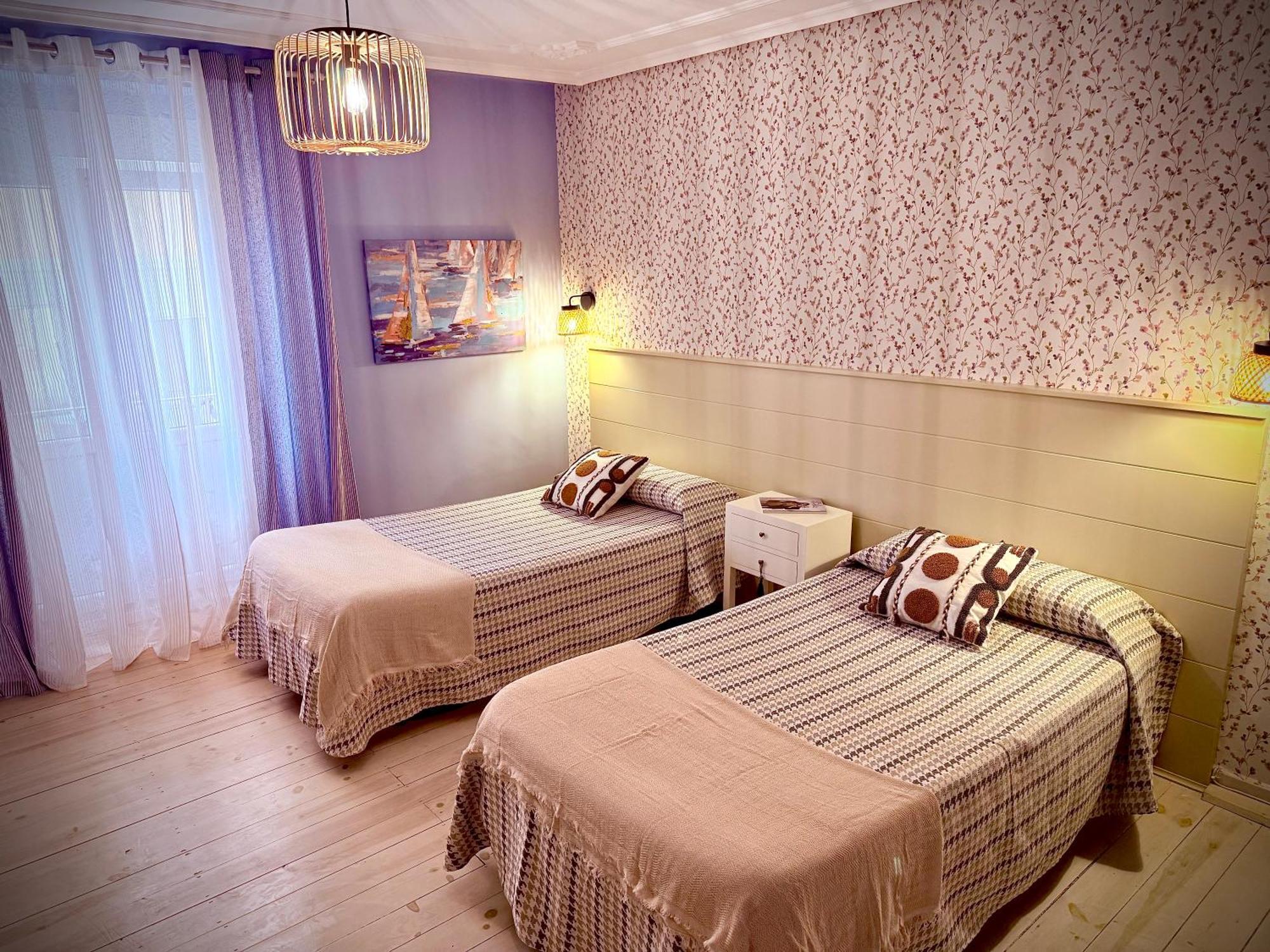 Hostal Boutique Puerta Del Sol Torrelavega Buitenkant foto