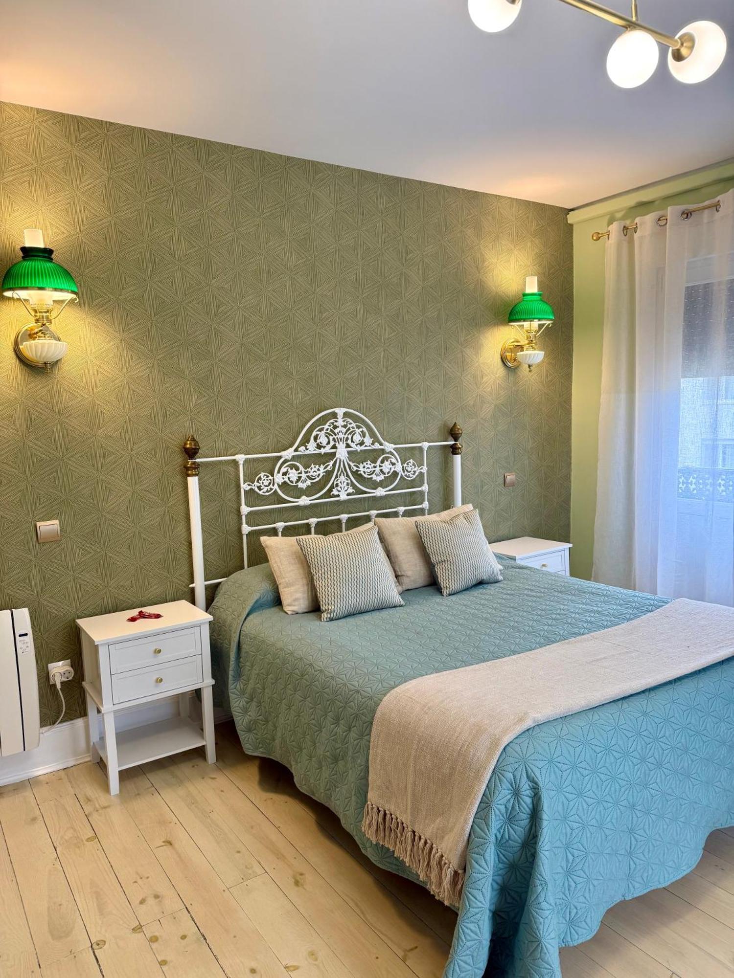 Hostal Boutique Puerta Del Sol Torrelavega Buitenkant foto